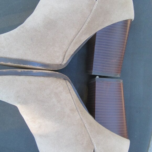 Faux Suede Tan/Cream Ankle Boots/Half Boots Women's Size 10 - Picture 15 of 16